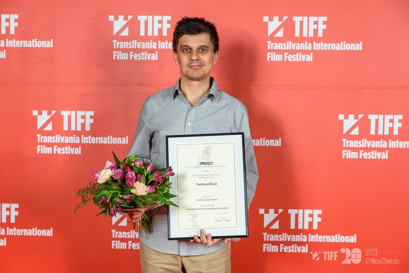 Regizorul Bogdan George Apetri a primit premiul presei străine la TIFF 2021, pentru filmul „Neidentificat" FOTO Nicu Cherciu