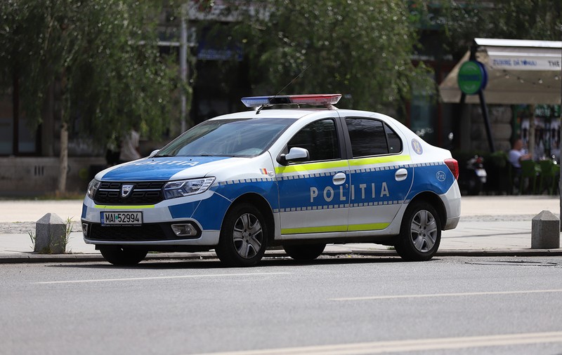 Bărbat bătut și băgat cu forța în portbagaj, în fața unui restaurant din Sectorul 2, și dus în Voluntari. Agresorii, cercetați sub control judiciar