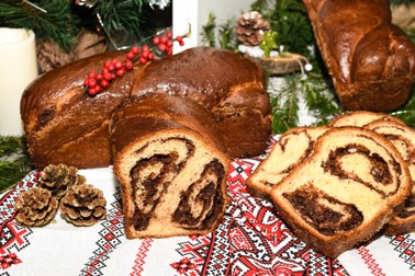 Cozonac cu nucă și cacao