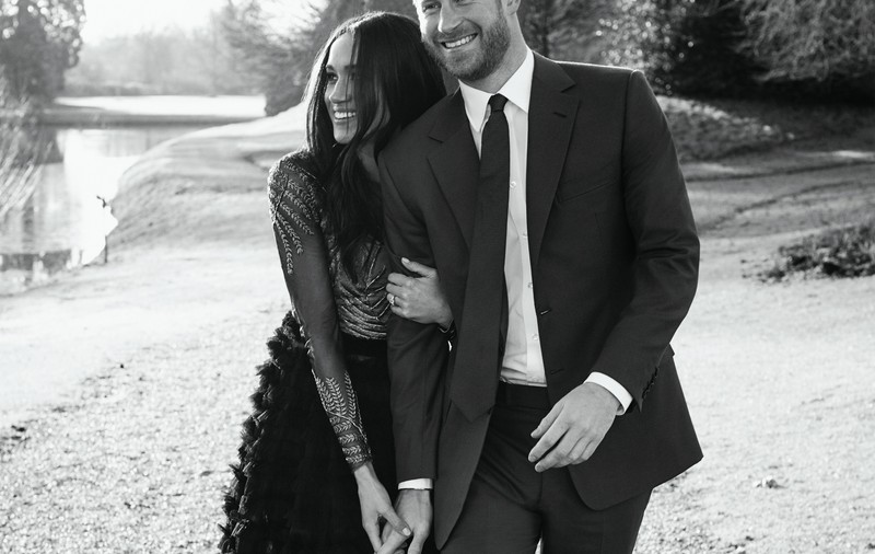 Meghan Markle, într-o rochie de 56.000 de lire în fotografiile care marchează logodna cu prințul Harry