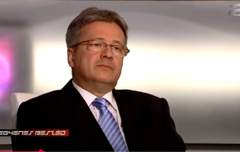 György Suha, fost purtător de cuvânt al poliției maghiare, apelează la împrumuturi pentru a-și plăti cauțiunea uriașă. De ce este acuzat