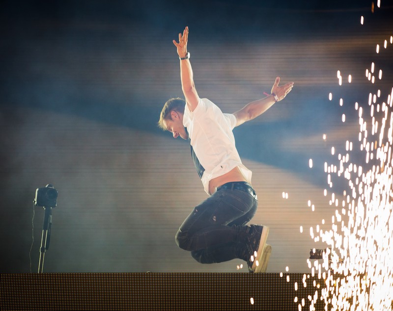 A treia zi la Untold 2017. Armin van Buuren a mixat până când a rămas fără curent