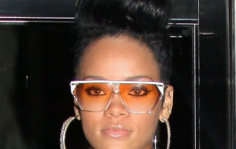 Rihanna, dată în judecată de un vecin 