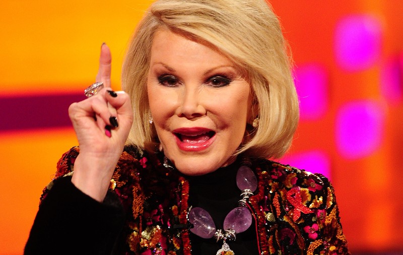 VEDETE una şi una LA ÎNMORMÂNTAREA actriţei JOAN RIVERS! Sarah Jessica Parker a VENIT CU PANTOFI ROZ-NEON