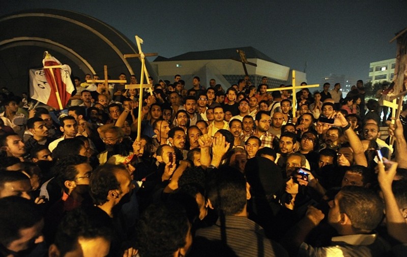 Confruntări violente la Cairo! 24 de morţi şi peste 200 de răniţi