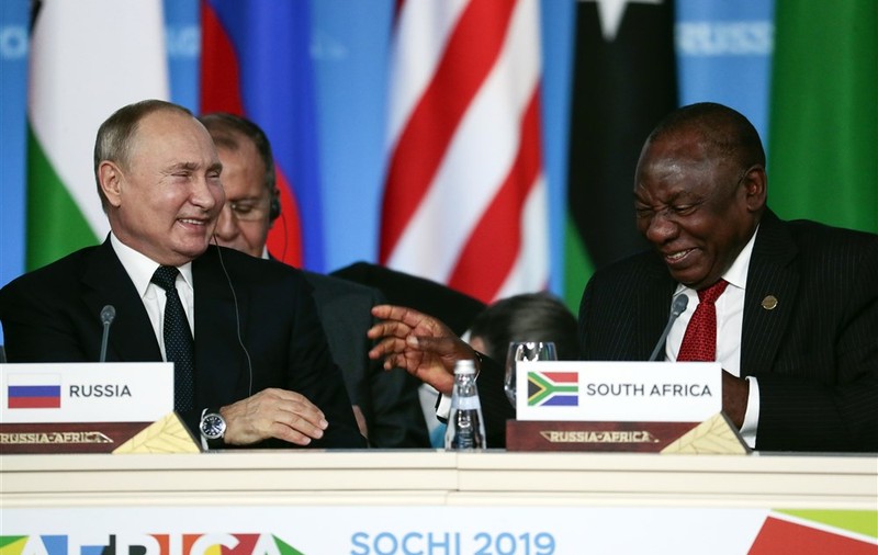 Primul semn că Putin nu va fi arestat dacă vine la summitul BRICS: partidul aflat la putere în Africa de Sud cere ca țara să se retragă din CPI