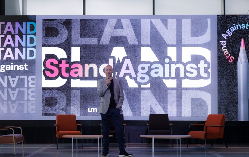 UM România se alătură campaniei globale "Stand Against Bland" printr-un eveniment de lansare inovator despre diferențiere, viziune nuanțată, impact cultural, esența unui marketing relevant