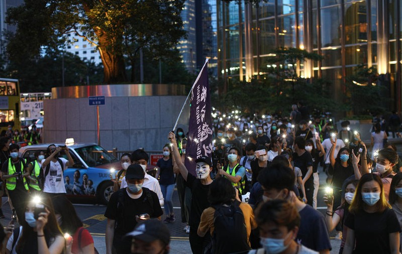 Opt activişti prodemocraţie din Hong Kong, arestați pentru participarea la protestele de acum șase luni