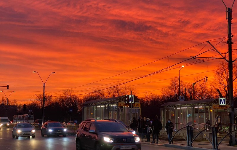 Fenomen spectaculos: Cerul, „în flăcări” la apus