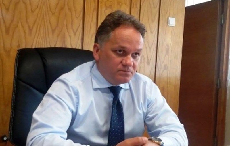 Prefectul Botoșaniului și-a „rezervat” o funcție călduță la stat, în caz că Guvernul îl dă afară. „E la fel în 42 de județe, și parlamentarii pot face la fel”
