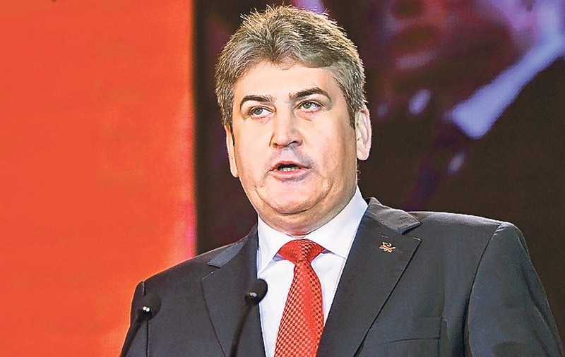 Începe procesul lui Gabriel Oprea în dosarul mașinii de lux