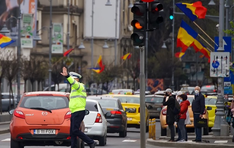 Semafoarele nu funcționează în mai multe intersecții din București, după explozia de la CET Vest