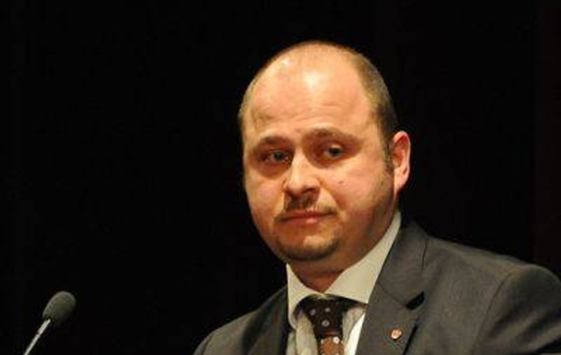 Fost senator UDMR, dat în urmărire internațională. Este condamnat definitiv, pentru trafic de influență