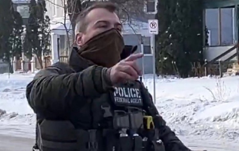 Agentul ICE care a împușcat-o pe Renee Good a devenit milionar din banii primiți online de la fanii MAGA