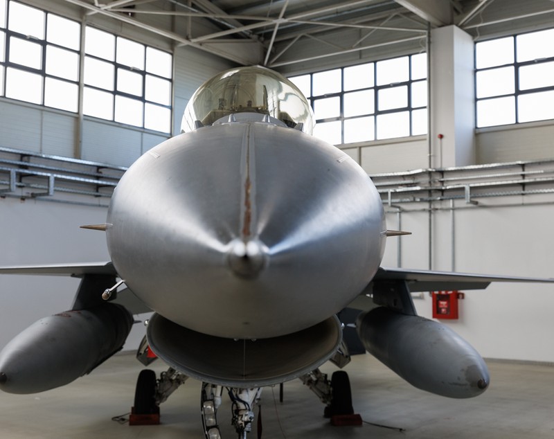 Ministrul Apărării: „Piloţii români au început pregătirea în cadrul Centrului European de Instruire F-16 de la Feteşti”