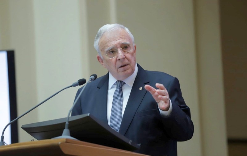 Mugur Isărescu dă vina pe tarifele pentru energia electrică și pachetul fiscal al Guvernului Bolojan pentru inflația accelerată