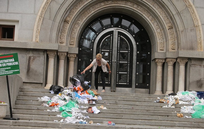 Clotilde Armand: Fără consilieri, nu putem rezolva problema gunoiului