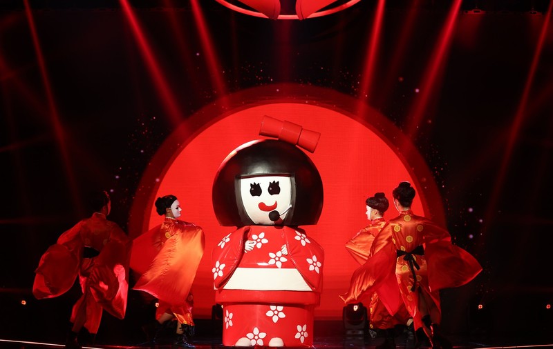 Cine este Gheișa de la „Masked Singer România” sezonul 2: „Am personalitate și nu sunt o simplă păpușică vorbitoare”