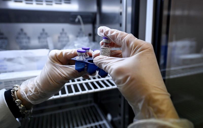Primele vaccinuri ARN mesager împotriva cancerului sunt testate la Londra: „Este o formă de terapie personalizată”