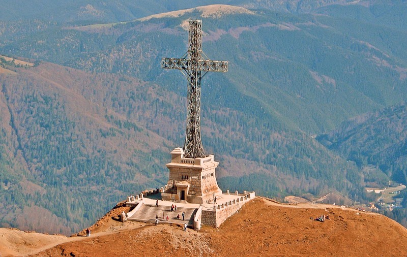 Restaurări de 6 milioane de lei la Crucea Caraiman