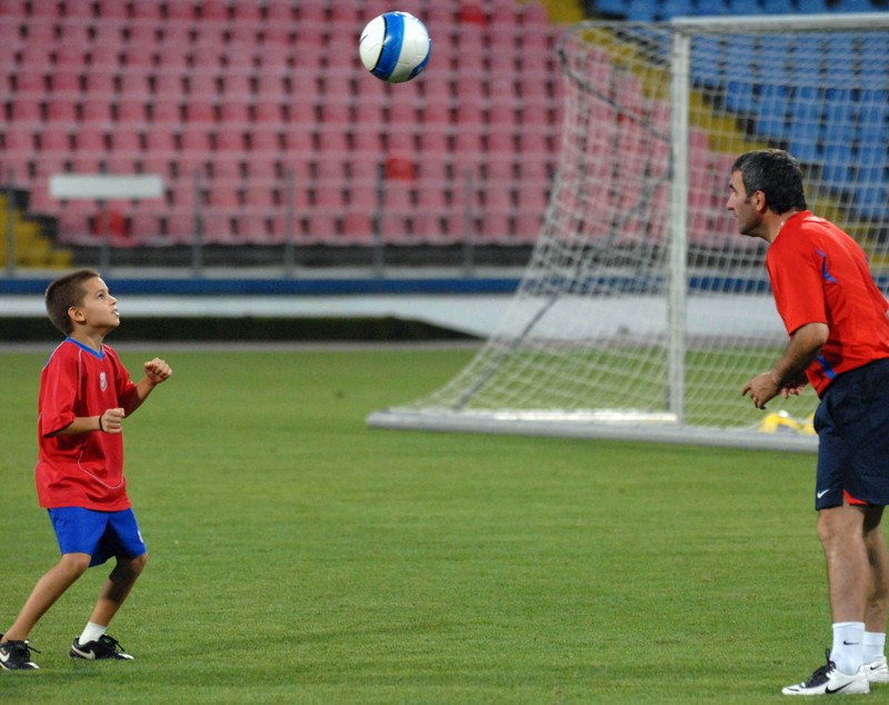 România U 17 - Cehia U 17, 1-2 la turneul din Andorra. Ianis Hagi, pasă de gol, a fost tăvălit bine