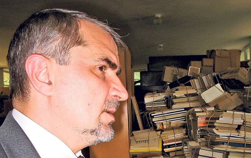 EXCLUSIV |  Chefuri monstruoase pe banii bibliotecii