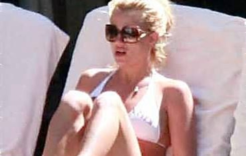 Britney, iar ţi-a ieşit "păsărica"!