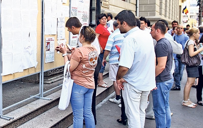 Grea e cartea, iar taxa o face şi mai şi! Facultatea S-A SCUMPIT cu 40%