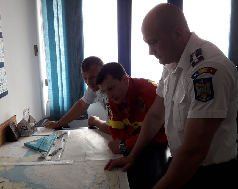 Amplu exercițiu în Marea Neagră, cu nave militare, civile și elicoptere. Scenariul, poluare masivă în urma unei coliziuni navale/ FOTO