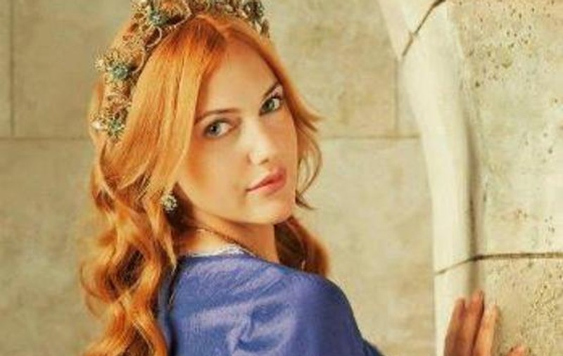 Meryem Uzerli, sultana Hurrem din "Suleyman Magnificul", s-a pregătit DIN GREU pentru rol: "Am avut nevoie şi de un PSIHOLOG"