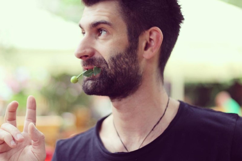 Paul Ipate și-a scos iubita la restaurant, însă într-un moment romantic au avut parte de o surpriză incredibilă. “I-ai plătit pe chelneri să facă asta?”