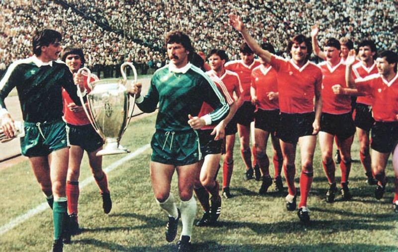 UEFA nu i-a luat Cupa Campionilor Europeni lui Gigi Becali. Procesul privind palmaresul nu s-a terminat