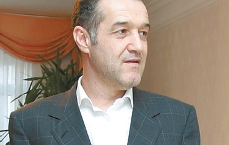 I-a dat 3.000 € soţiei «spionului» Floricel