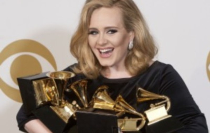 Adele și Kendrick Lamar cântă la Grammy | VIDEO