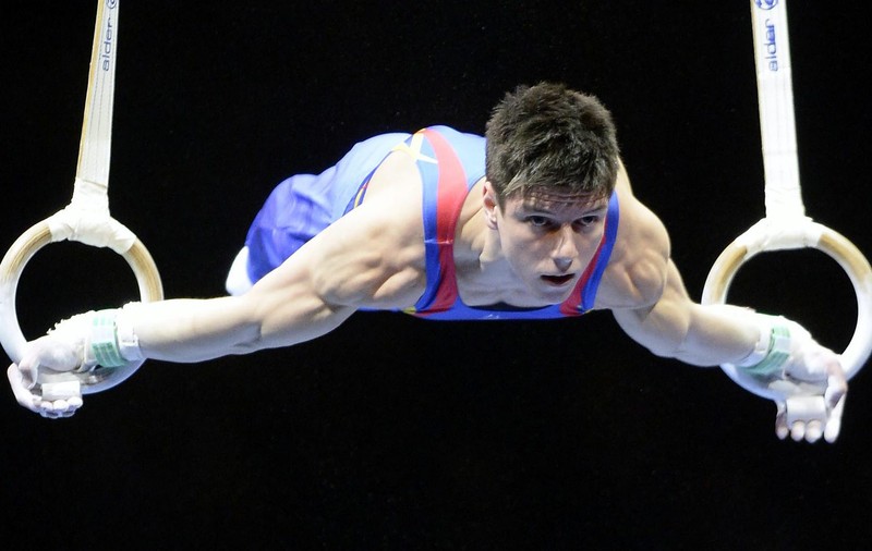 Andrei Muntean, în finala de la paralele la Cupa Mondială de gimnastică artistică de la Doha. E în ultimul act și la inele