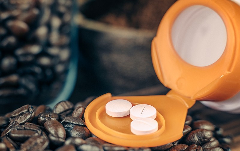 Pastile așezate pe boabe de cafea