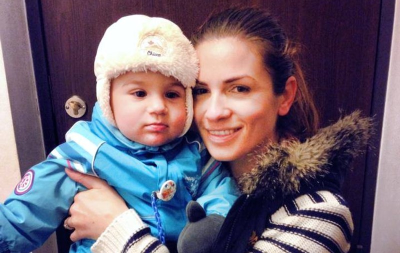 O MAMĂ RESPONSABILĂ! Iată CE GĂTEŞTE Ellie White pentru a-şi apăra FAMILIA de GRIPĂ | FOTO