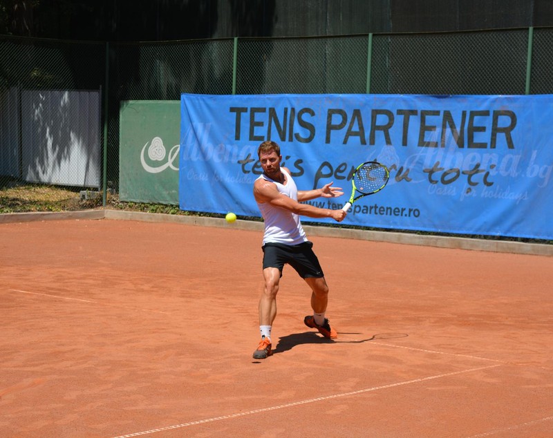 Turneele marca Tenis Partener și Tenis10 domină plaja de la Albena. Timp de 7 zile au loc probe de joc pentru pasionații de sportul alb mari și mici / GALERIE FOTO