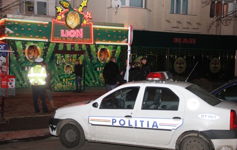 Împuşcat de un bodyguard pentru că nu a închis uşa în urma lui