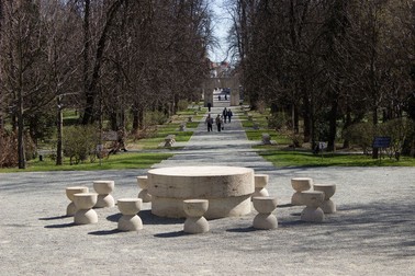 Operele lui Brâncuși - Masa Tăcerii