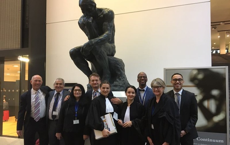 Curtea Europeană de Justiţie a dezbătut cazul lui Adrian Coman şi Clai Hamilton, care cer recunoaşterea în România a căsătoriilor între persoane de același sex