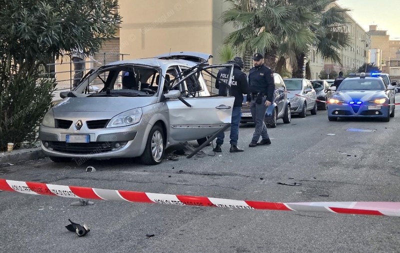 Român judecat pentru un atentat cu bombă asupra unui zugrav român, găsit spânzurt în fața casei sale din Italia