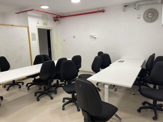 Așa arată sala de lectură care se transformă în buncăr