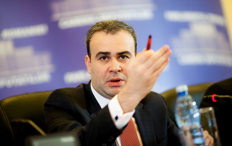 Un nou dosar pentru Darius Vâlcov. Este acuzat de instigare la dare şi luare de mită