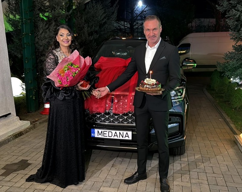 Cât costă mașina pe care Alin Oprea i-a făcut-o cadou soției Medana: „A văzut-o cândva și mi-a spus că este foarte frumoasă”