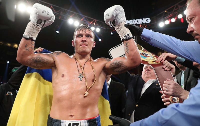 Ucraineanul Oleksandr Usik a unificat titlurile mondiale WBA, WBC, IBF şi WBO la categoria cruiser