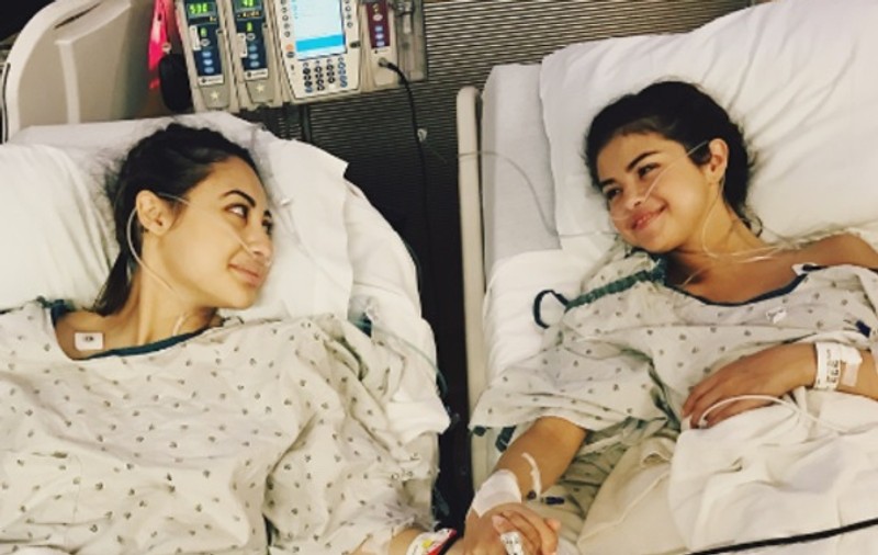 Selena Gomez a suferit un transplant de rinichi. Cântăreața a mărturisit totul într-un mesaj emoționant