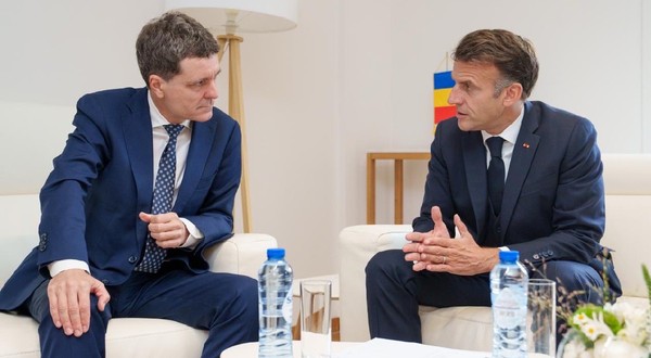 Nicușor Dan și Emmanuel Macron, în discuție