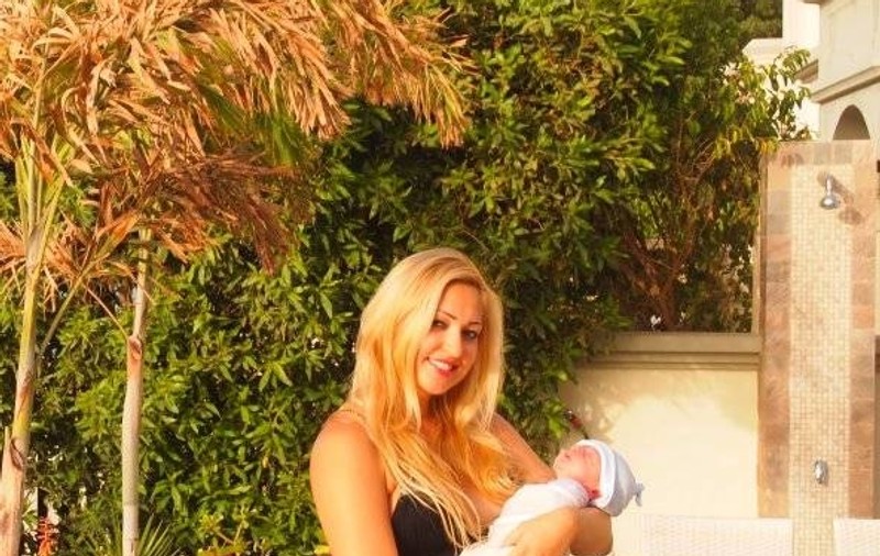 Uite ce mămică fericită e Raluca Zenga! | FOTO