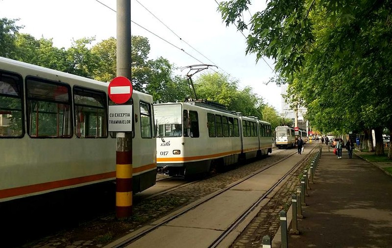 UPDATE / S-a reluat circulația tramvaielor în Capitală, după ce un fir de înaltă tensiune s-a rupt
